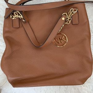 Michael Kors Jet Set Crossbody in Color Luggage.